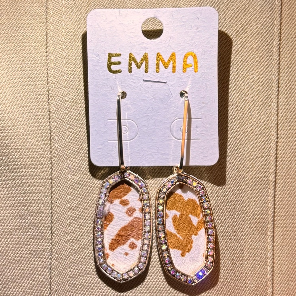 GOLD AND WHITE EARRINGS